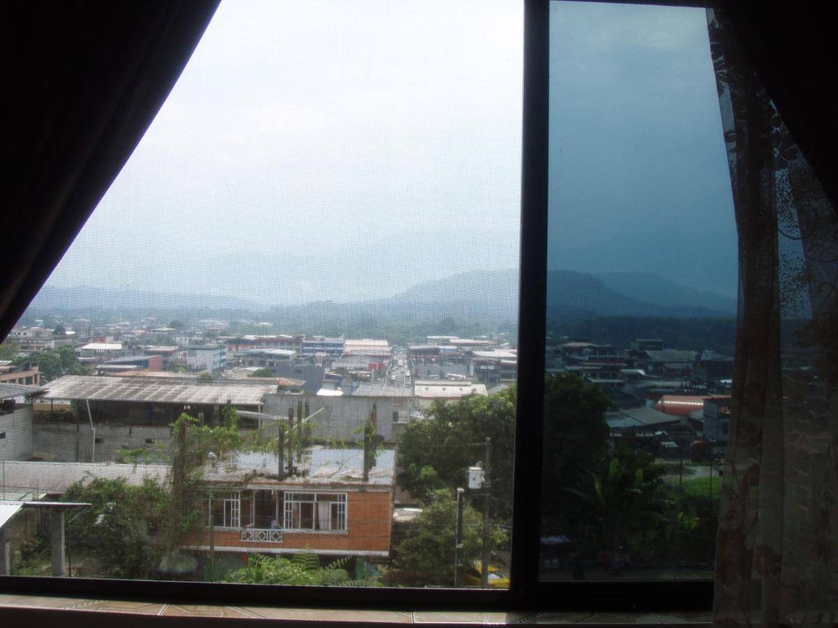Hostal Limoncocha テナ エクステリア 写真
